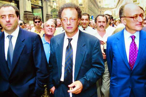 Da Borghese a Tangentopoli: il tic tutto italiano si chiama golpe