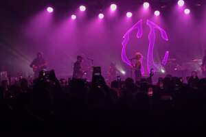 I Coma_Cose officiano matrimoni: la promessa alla Casa della Musica di Napoli I Coma_Cose officiano matrimoni: la promessa alla Casa della Musica di Napoli