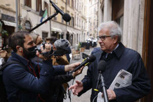 “Schlein è un’incognita perché non ha mostrato una visione: non segua furbizie di Conte”, intervista a Luigi Zanda