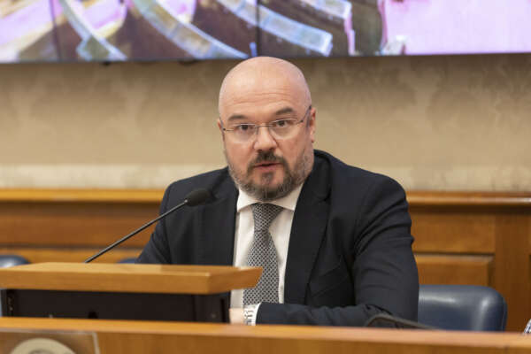 Borghi lascia il Pd e va con Italia Viva: “Ma non faremo gruppo autonomo”