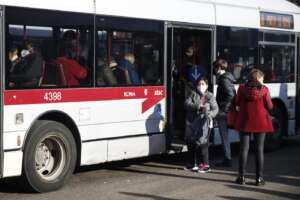 Bonus trasporti 2023, come chiedere il contributo di 60 euro: i requisiti e la piattaforma