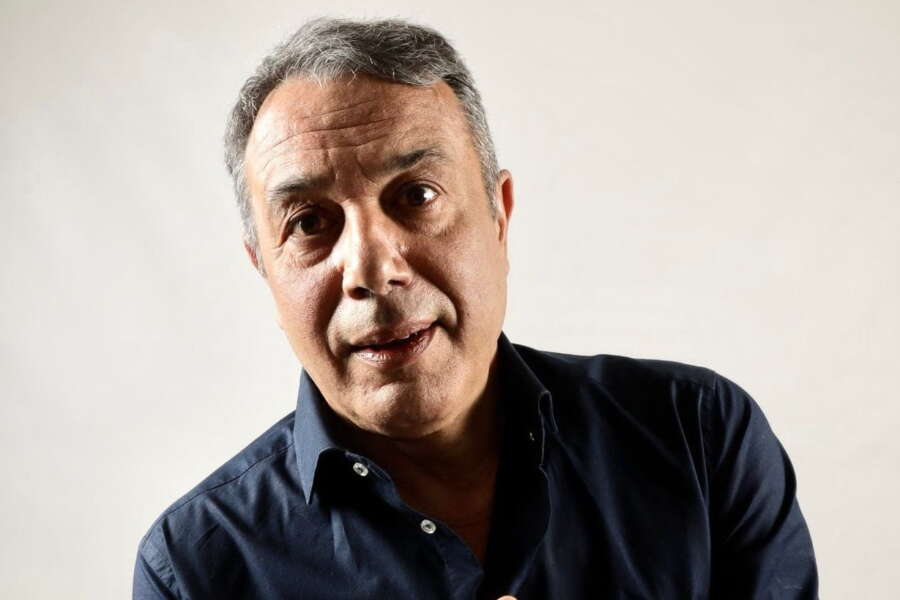 Com’è morto Federico Salvatore, la malattia e la moglie sempre al suo fianco: “Grazie a chi ci ha tenuto la mano”