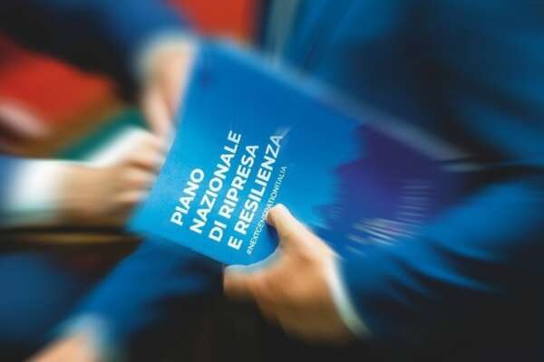 Pnrr, il Governo arriva confuso e in ritardo