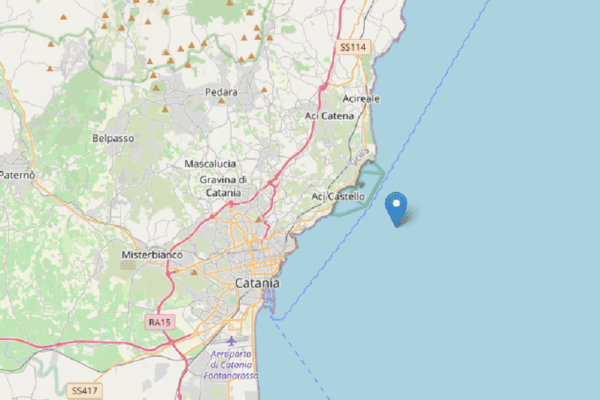 Terremoto a Catania, scossa di magnitudo 4.4, paura e ironia sui social: “Ma si, costruiamo il ponte sullo stretto”