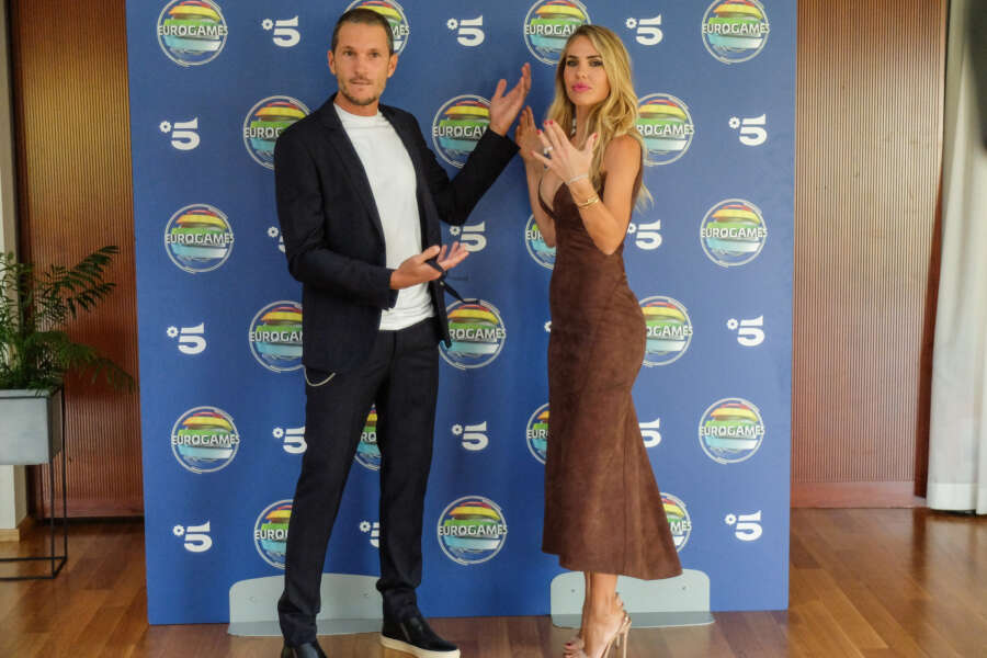 Foto LaPresse – Matteo Corner
17/09/2019 Milano, Italia
Cronaca
Photocall programma di Mediaset Eurogames con Ilary Blasy e Alvin
Nell’ foto Ilary Blasy e Alvin