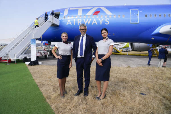 Ita Airways saluta l’Italia, il 90% a Lufthansa entro il 2025: la compagnia di bandiera diventa tedesca