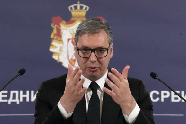 Kosovo, il presidente Vucic mette l’esercito in stato di massima allerta. Cosa sta succedendo?