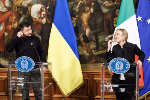 Zelensky a Roma: “Russia non vuole la pace, Italia è dalla parte giusta”. Meloni: “Ucraina combatte per l’Europa”
