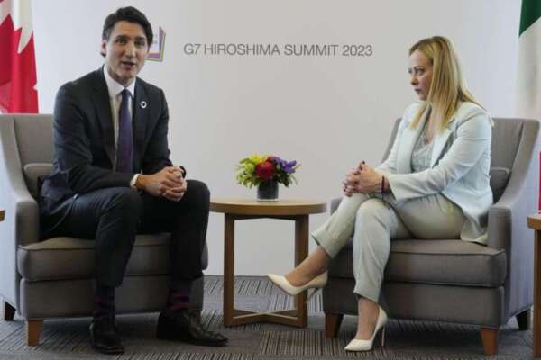 “Preoccupati per i diritti Lgbtq in Italia”, Trudeau gela Meloni al G7. “Siamo il buco nero d’Europa”