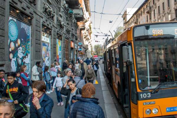 Milano, le “case chiuse” di Porta Venezia: un b&b e due condomini con uffici di un ente istituzionale