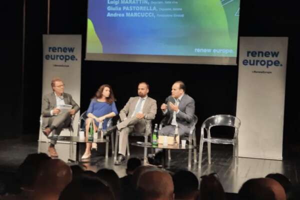 Ecco perché Calenda finirà con l’abbandonare la politica Ecco perché Calenda finirà con l’abbandonare la politica