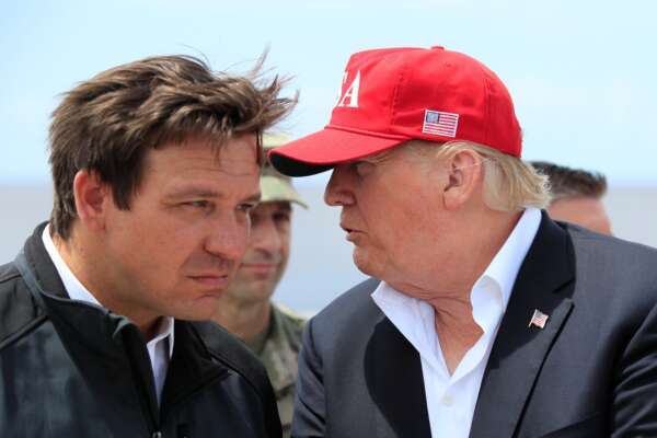 Ron DeSantis e Donald Trump, la guerra nel partito repubblicano per la Casa Bianca: le due politiche opposte