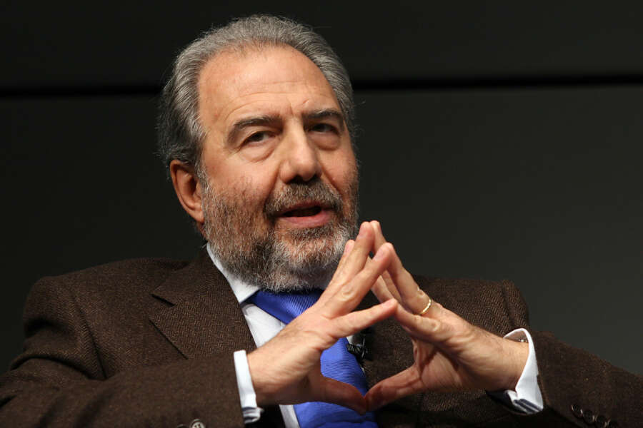 © Roberto Monaldo / LaPresse
20-11-2006 Roma
Interni
Nella foto Antonio Caprarica (Direttore GR1)