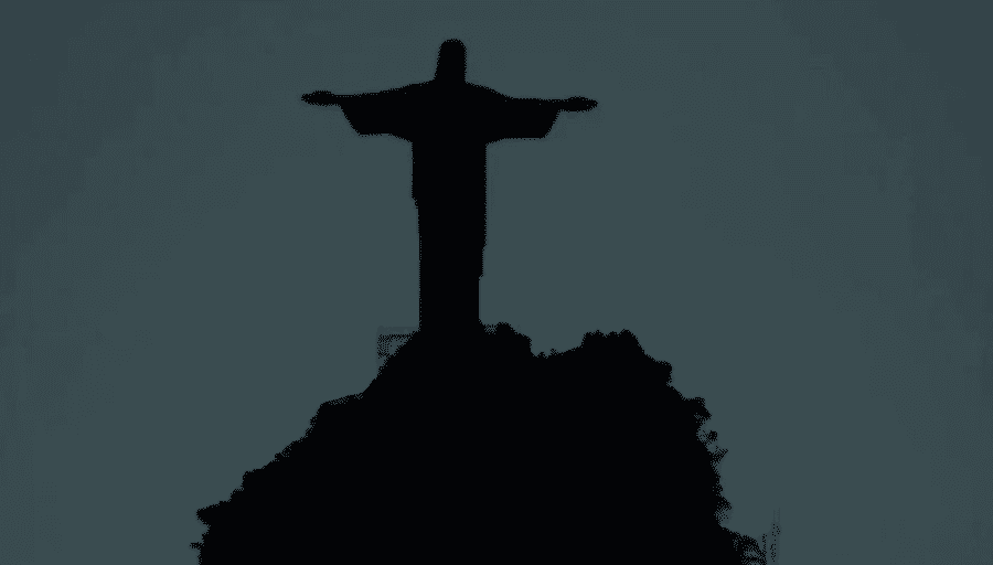 Razzismo, a Rio spento il Cristo Redentor dopo gli insulti a Vinicius: 7 arresti in Spagna