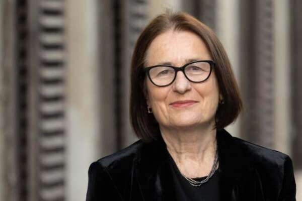 Guerra Ucraina, premio Nobel per la pace Scherbakova: “La pace non è possibile senza armi”