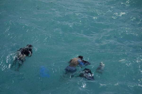 Grecia, peschereccio fermo per 7 ore prima di capovolgersi. La versione della guardia costiera smentita dalla Bbc