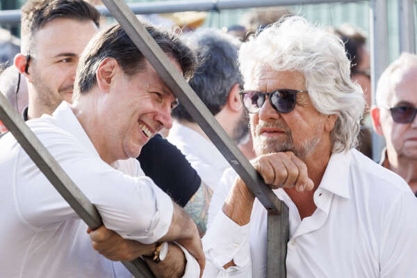 Foto Roberto Monaldo / LaPresse
17-06-2023 Roma
Politica
Manifestazione contro il lavoro precario organizzata dal Movimento 5 Stelle
Nella foto Giuseppe Conte, Beppe Grillo

17-06-2023 Rome (Italy)
Politics
Demonstration against precarious work organized by the Five star movement
In the pic Giuseppe Conte, Beppe Grillo