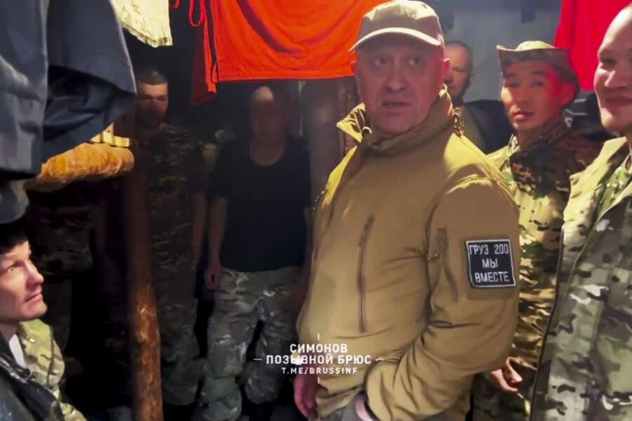 Il jet di Prigozhin in Bielorussia, il gruppo Wagner graziato da Putin: inchiesta sull’ex chef “già chiusa”, vendetta Shoigu