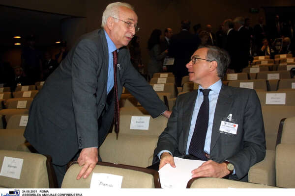 24.05.2001   ROMA
ASSEMBLEA ANNUALE CONFINDUSTRIA
GUIDO BODRATO E GUGLIELMO EPIFANI
© MARCO MERLINI / LA PRESSE