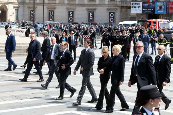 AUGUSTO MINZOLINI PAOLO BERLUSCONI LUIGI BERLUSCONI MARINA BERLUSCONI MARTA FASCINA