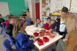 Microclima, colori e benessere psicofisico: la scuola moderna e il  manuale per investire bene i soldi del Pnrr