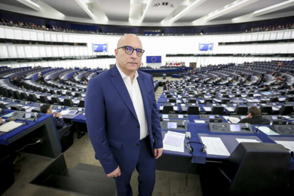 ANDREA COZZOLINO EUROPARLAMENTARE PD