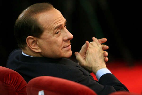 Eredità Berlusconi, a Marta Fascina la prima parte dei 100 milioni. E Villa Gernetto può finire in vendita