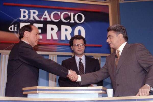 Silvio Berlusconi e la sinistra: ne fu incubo, giustificazione e piattaforma. Fino a Matteo Renzi