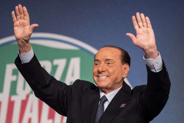 “Una battuta, Presidente”, il libro su Berlusconi e i ricordi di Forza Italia: “Sapeva di non avere un delfino…”