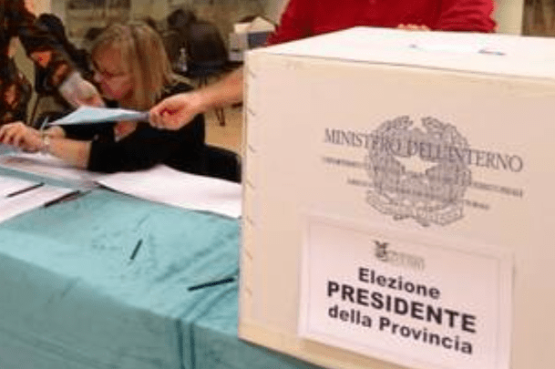 Elezione diretta dei Presidenti delle Province: no, non è il caso di ricostruire poltrone perdute. Rivediamo il Titolo V
