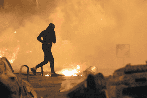 Proteste Francia, 27enne muore a Marsiglia colpito da “proiettile di gomma della polizia” Proteste Francia, 27enne muore a Marsiglia colpito da “proiettile di gomma della polizia”