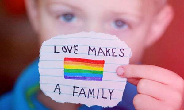 Padova: illegittimi secondo la Procura gli atti di nascita di 33 bambini con due mamme