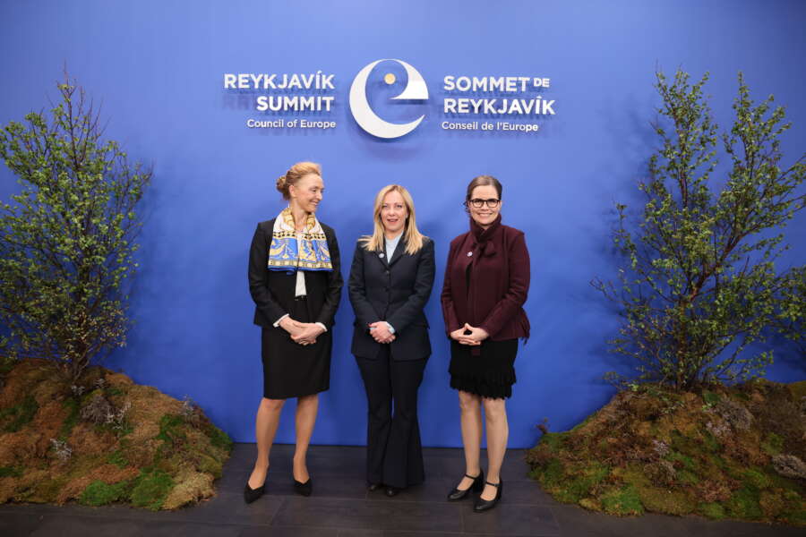 MARIJA PEJCINOVIC BURIC SEGRETARIA GENERALE DEL CONSIGLIO EUROPEO, GIORGIA MELONI PRESIDENTE DEL CONSIGLIO, KATRÍN JAKOBSDÓTTIR PRIMO MINISTRO ISLANDESE