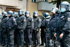 Germania, maxi blitz antidroga contro la ‘Ndrangheta: iniziato tutto dalla scoperta di 145kg di marijuana a Hoexter Germania, maxi blitz antidroga contro la ‘Ndrangheta: iniziato tutto dalla scoperta di 145kg di marijuana a Hoexter