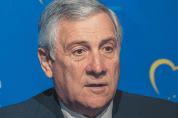 Mes, giravolta di Forza Italia. L’imbarazzo di Antonio Tajani