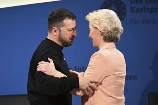 Ucraina, Zelensky a colloquio con Von der Leyen. Sul tavolo, ulteriore sostegno finanziario a Kiev