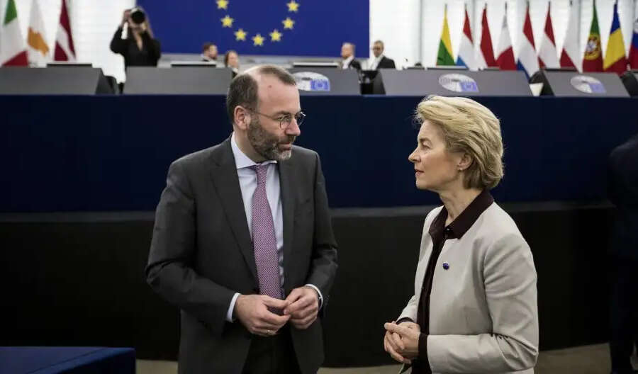 Manfred Weber: sì alla ricandidatura di Von Der Leyen, no al Green Deal così com’è, no alla destra