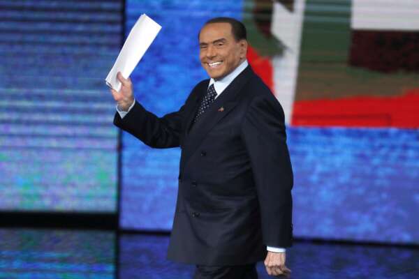 Il testamento di Silvio Berlusconi: un lascito per Marta Fascina, indicazioni su Forza Italia. A Marina e Pier Silvio il controllo Fininvest Il testamento di Silvio Berlusconi: un lascito per Marta Fascina, indicazioni su Forza Italia. A Marina e Pier Silvio il controllo Fininvest