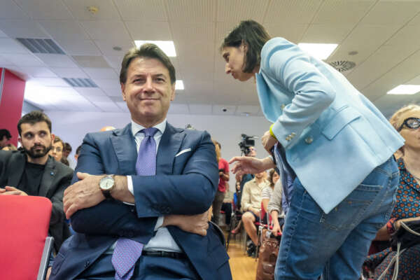 Foto Mauro Scrobogna/LaPresse 
03-07-2023 Roma (Italia) Politica – Università  Roma Tre, Conferenza  "Inflazione e salari: quali politiche? L’urgenza di analisi informate e azioni efficaci" – Nella foto: Giuseppe Conte M5S, Elly Schlein Pd

July 03, 2023 Rome (Italy) Politics – Roma Tre University, Conference "Inflation and wages: which policies? The urgency of informed analyzes and effective actions" – In the photo: Giuseppe Conte M5S, Elly Schlein Pd