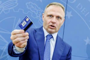 Card acquisti spesa 2023, se sei single con un figlio e con Isee basso non avrai nessun aiuto Card acquisti spesa 2023, se sei single con un figlio e con Isee basso non avrai nessun aiuto