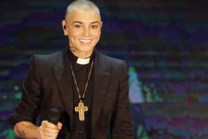 Morte di Sinéad O’Connor: addio alla seconda madre di “Nothing Compares 2 U” che strappò la foto del Papa