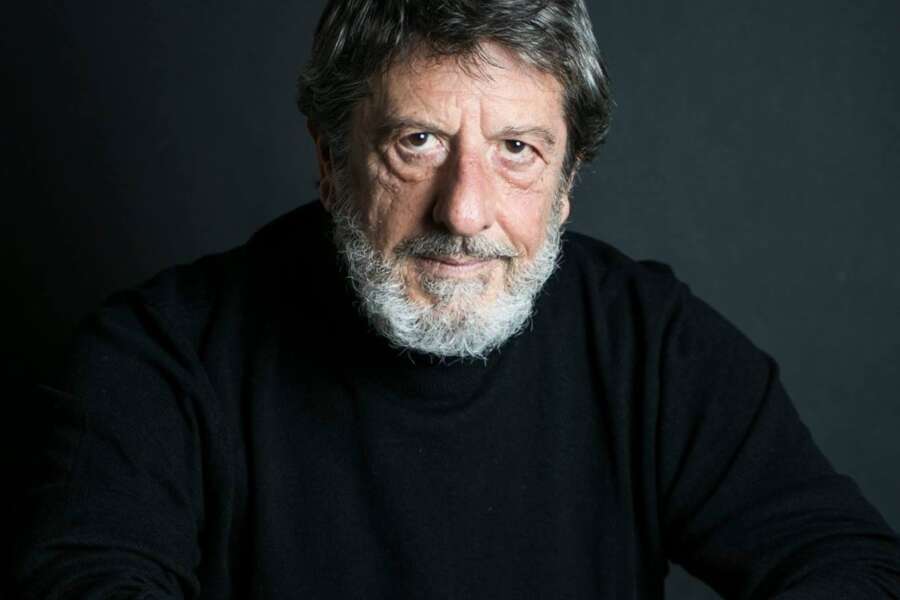 Andrea Purgatori, la malattia scoperta due mesi fa e la denuncia dei familiari: “Sottoposto a pesanti terapie, verificare errori”