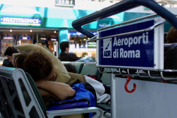 Le vacanze corte e care: 18% degli italiani farà solo un weekend (l’anno scorso era il 4%) | Anche cenare al fast food costa di più