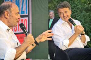 Renzi ospite da Vespa al Forum in Masseria: “La maggioranza scricchiola, Meloni sta facendo il contrario” e su Marina Berlusconi “rispetto umano e politico”