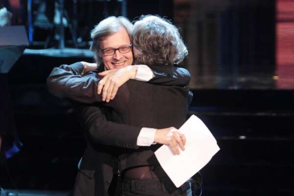 Perché Sgarbi deve dimettersi: un uomo delle Istituzioni non può parlare così in pubblico delle donne