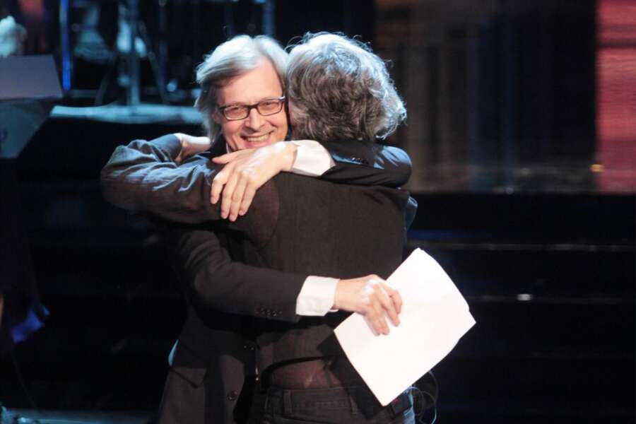 Perché Sgarbi deve dimettersi: un uomo delle Istituzioni non può parlare così in pubblico delle donne