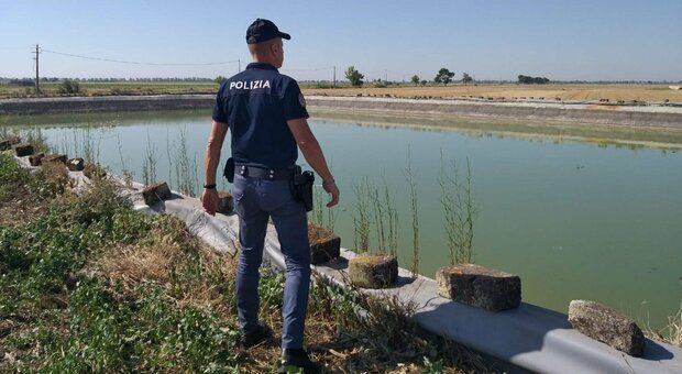 Foggia, Manfredonia: “Giocavano davanti casa, si sono allontanati inseguendo una rana e forse sono scivolati”. I corpi dei due fratellini in una vasca di irrigazione: “In casa dormivano tutti”