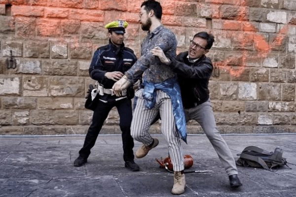 Firenze, in Consiglio la maggioranza si spacca in tre sul blitz di Ultima Generazione a Palazzo Vecchio