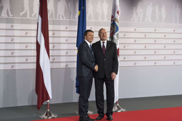 La bugia di Giorgia Meloni in Lettonia prima di andare al vertice NATO