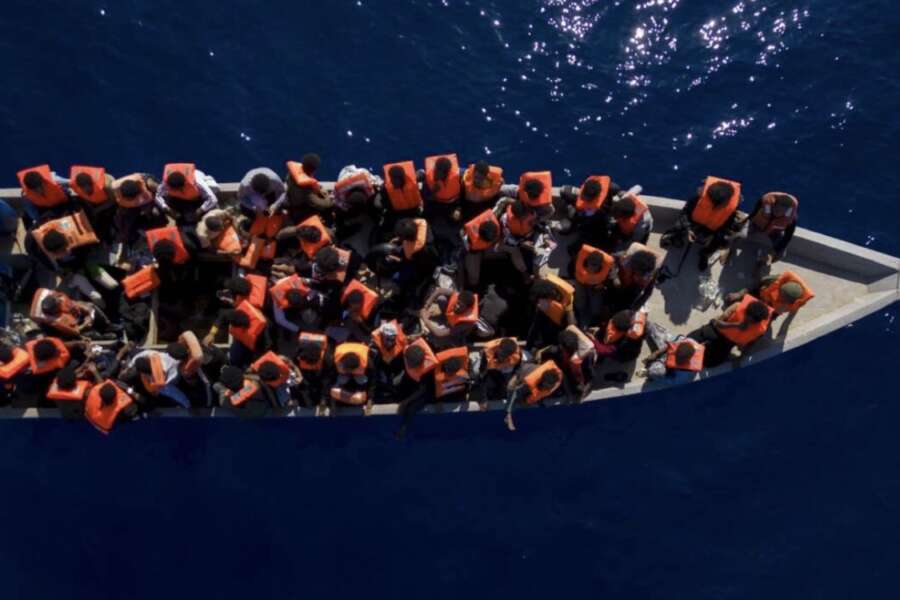 Migranti, è Meloni show. Ma i risultati sono tutt’altro che “senza precedenti”